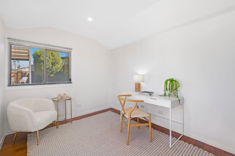 Photo - 20 Lowalde Drive, Epping VIC 3076 - Image 7