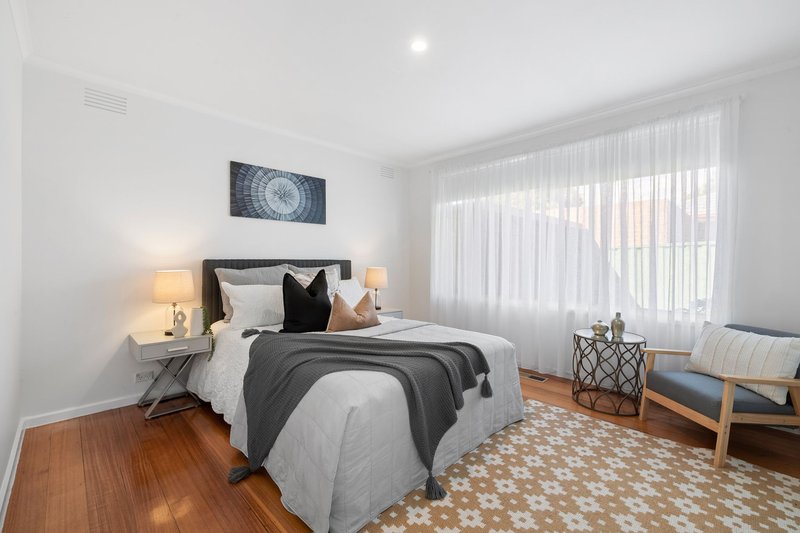 Photo - 20 Lowalde Drive, Epping VIC 3076 - Image 8