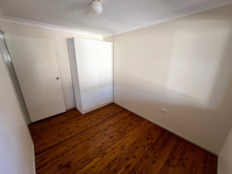 Photo - 20 Lowana Avenue, Charmhaven NSW 2263 - Image 7