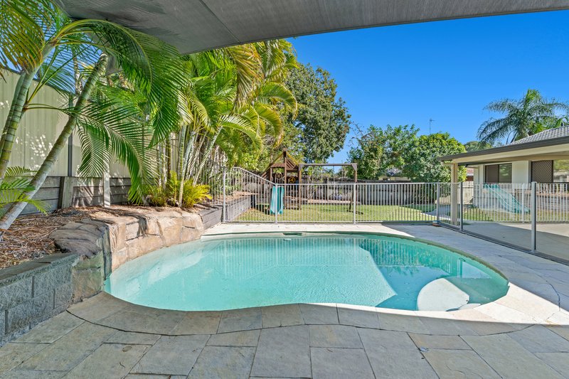 Photo - 20 Lowanna Drive, Ashmore QLD 4214 - Image 2
