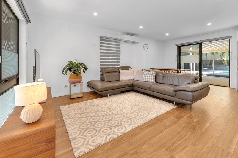 Photo - 20 Lowanna Drive, Ashmore QLD 4214 - Image 6
