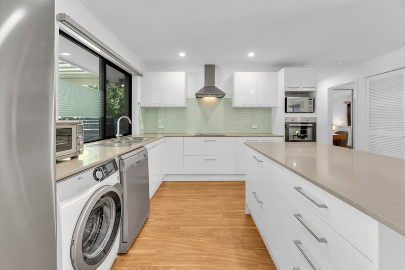 Photo - 20 Lowanna Drive, Ashmore QLD 4214 - Image 8