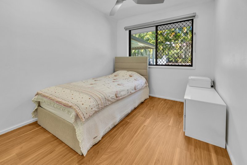 Photo - 20 Lowanna Drive, Ashmore QLD 4214 - Image 15
