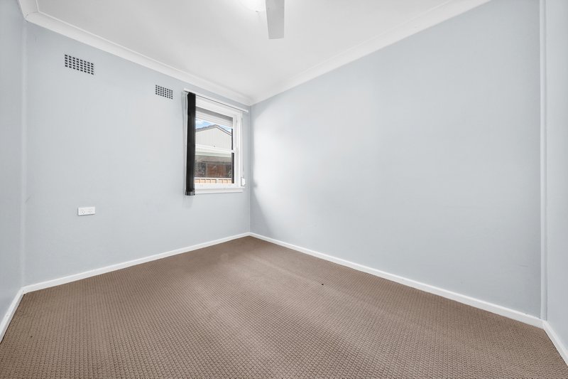 Photo - 20 Lucena Crescent, Lethbridge Park NSW 2770 - Image 4