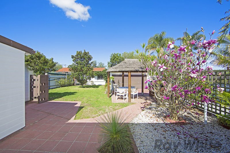 Photo - 20 Lukela Avenue, Budgewoi NSW 2262 - Image 10