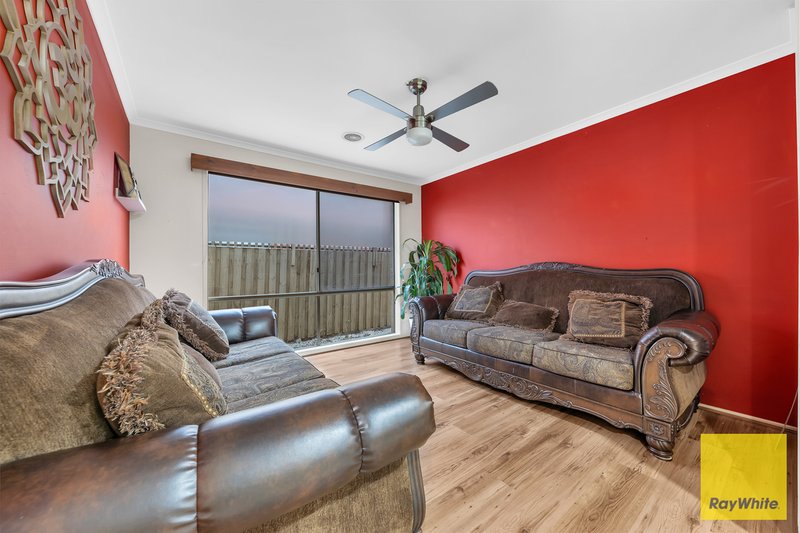 Photo - 20 Lynbridge Crescent, Tarneit VIC 3029 - Image 6