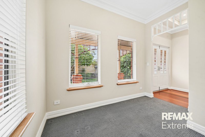 Photo - 20 Lyssos Way, Tapping WA 6065 - Image 3