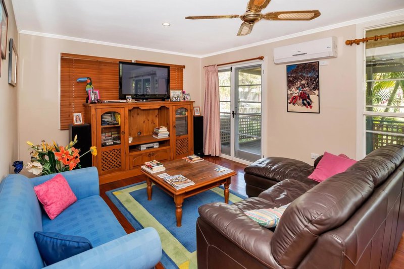 Photo - 20 Mabel Avenue, Southport QLD 4215 - Image 2