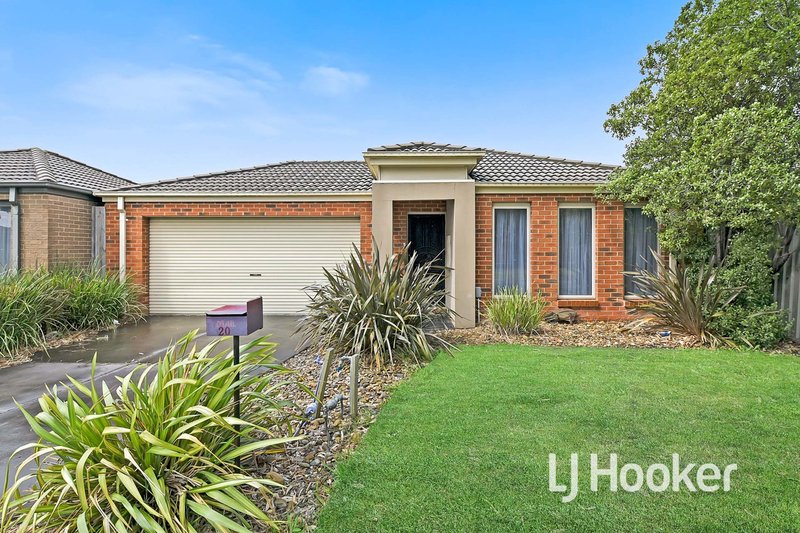 20 Maddock Drive, Cranbourne East VIC 3977