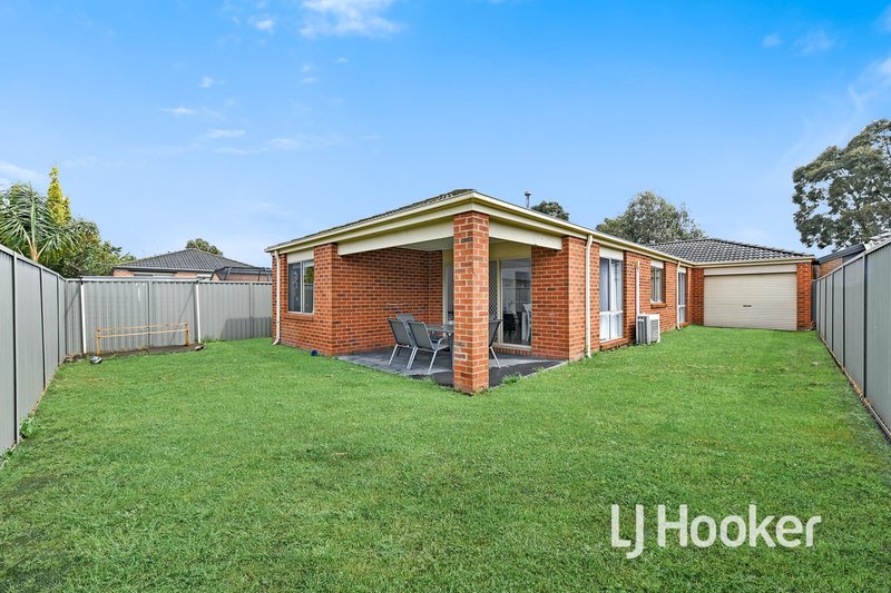 Photo - 20 Maddock Drive, Cranbourne East VIC 3977 - Image 15