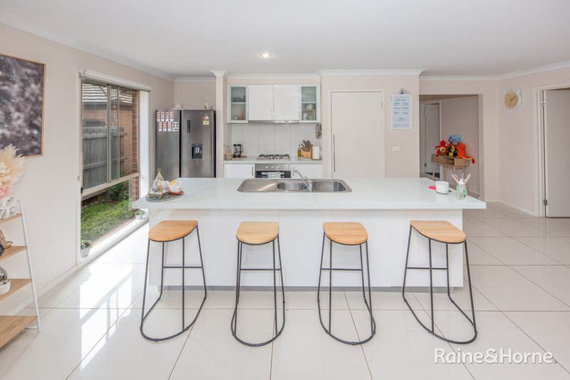 Photo - 20 Maiden Drive, Sunbury VIC 3429 - Image 3