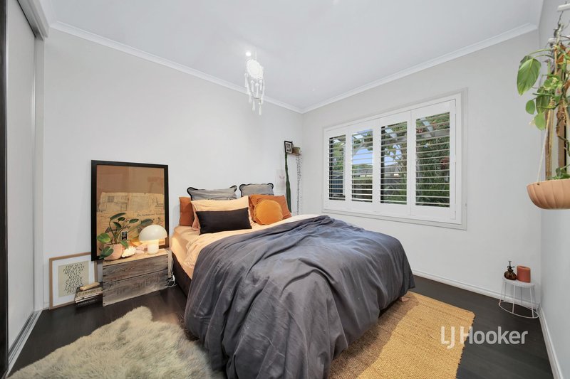 Photo - 20 Maidenhair Drive, Point Cook VIC 3030 - Image 14