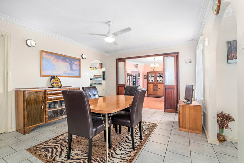 Photo - 20 Maidstone Street, Mount Tarcoola WA 6530 - Image 6