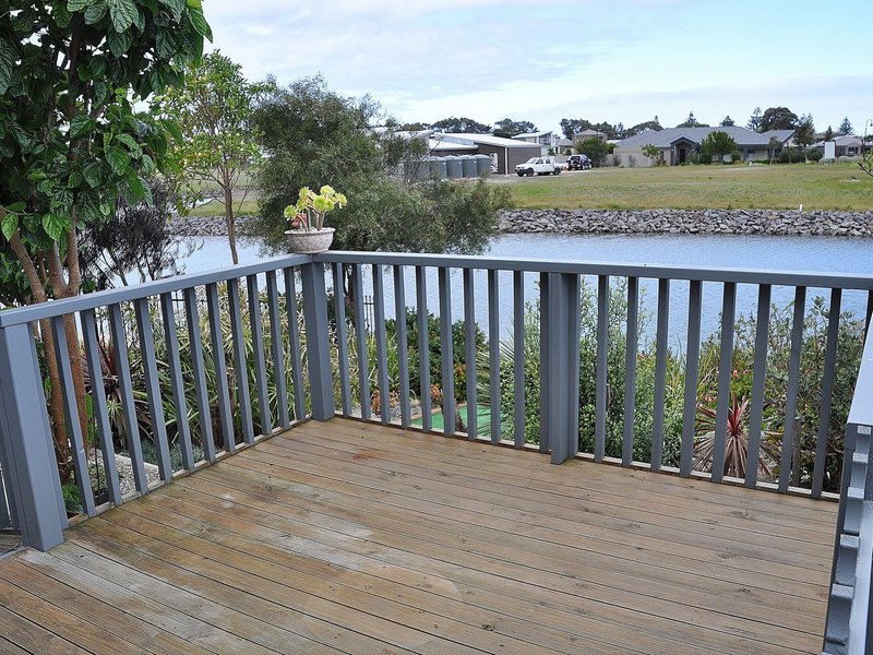 Photo - 20 Malen Avenue, Victor Harbor SA 5211 - Image 11