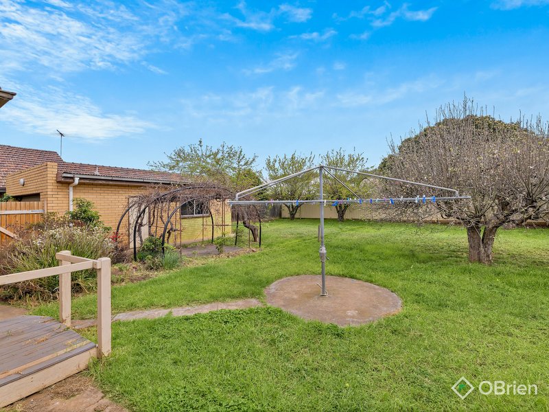 Photo - 20 Mambourin Street, Werribee VIC 3030 - Image 13