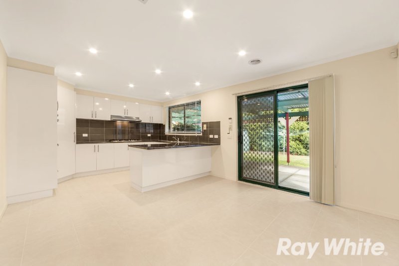 Photo - 20 Manning Clark Road, Mill Park VIC 3082 - Image 5