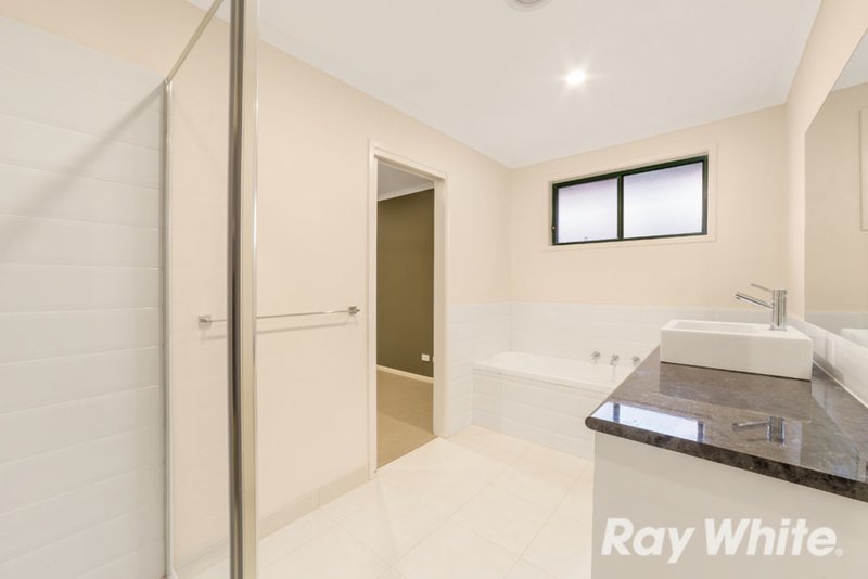 Photo - 20 Manning Clark Road, Mill Park VIC 3082 - Image 7