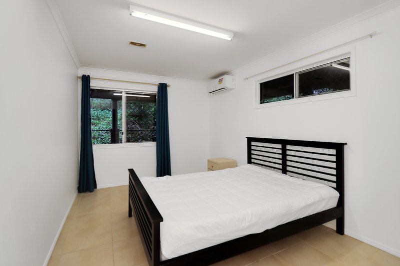 Photo - 20 Mant Street, Point Vernon QLD 4655 - Image 15