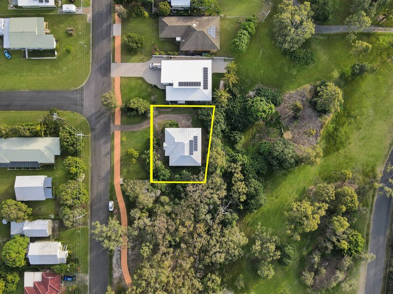 Photo - 20 Mant Street, Point Vernon QLD 4655 - Image 23