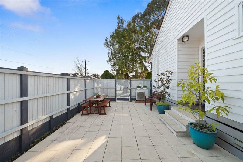 Photo - 20 Maple Street, Mount Waverley VIC 3149 - Image 11