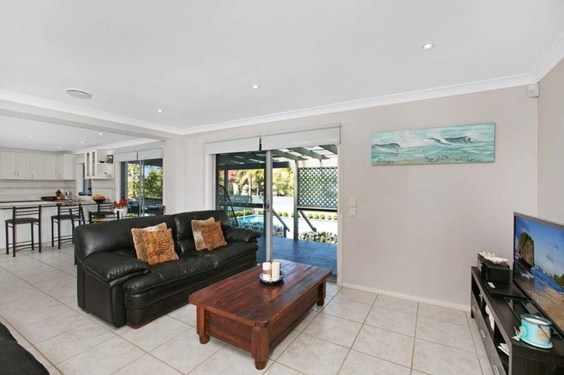 Photo - 20 Mariposa Road, Bilgola NSW 2107 - Image 3