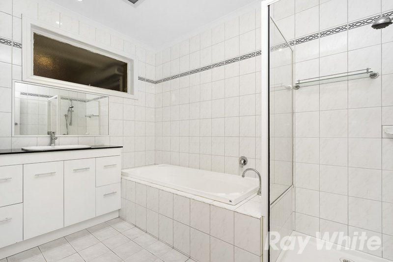 Photo - 20 Marsham Road, Mount Waverley VIC 3149 - Image 7