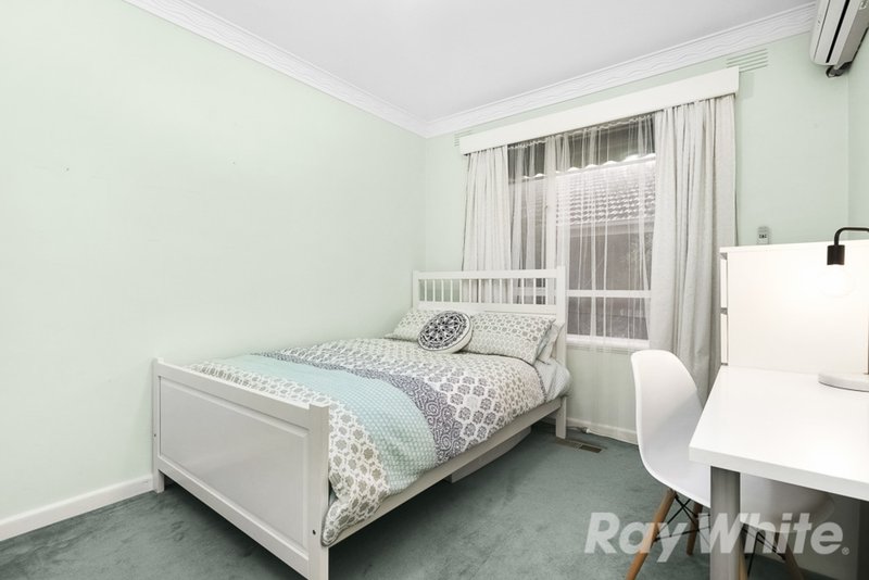 Photo - 20 Marsham Road, Mount Waverley VIC 3149 - Image 8