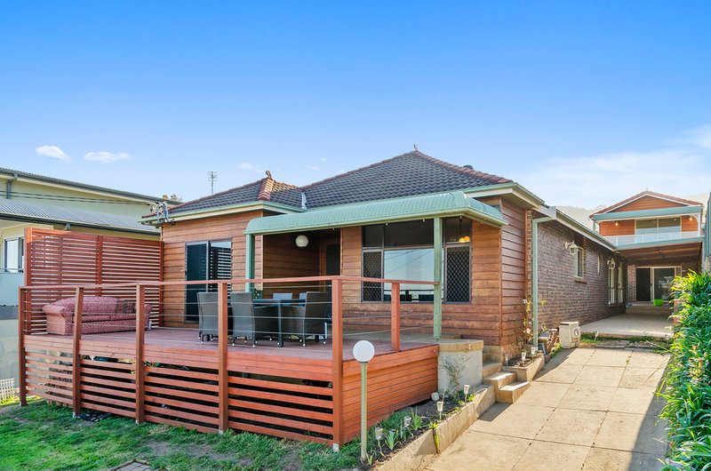 Photo - 20 Mason St , Thirroul NSW 2515 - Image 2