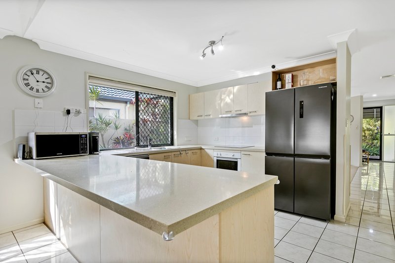 Photo - 20 Maui Court, Parrearra QLD 4575 - Image 3