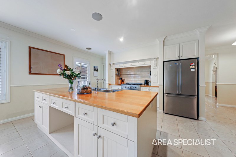 Photo - 20 Mcauley Avenue, Pakenham VIC 3810 - Image 3