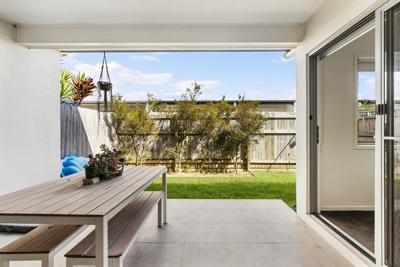 Photo - 20 Mcconnell Esplanade, Strathpine QLD 4500 - Image 12