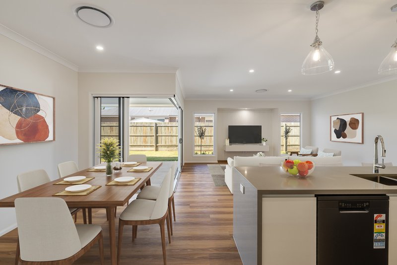 Photo - 20 Mcewan Crescent, Kearneys Spring QLD 4350 - Image 9
