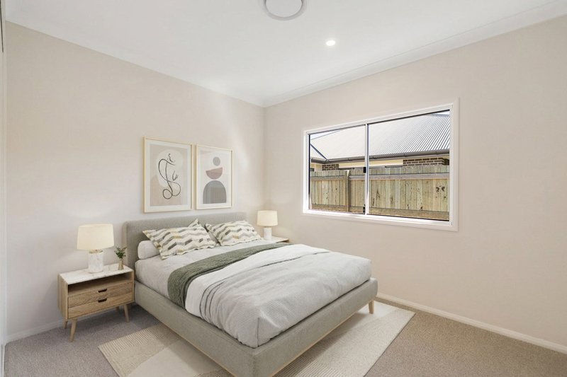 Photo - 20 Mcewan Crescent, Kearneys Spring QLD 4350 - Image 17