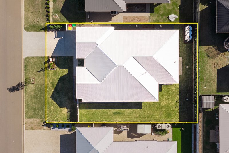 Photo - 20 Mcewan Crescent, Kearneys Spring QLD 4350 - Image 23