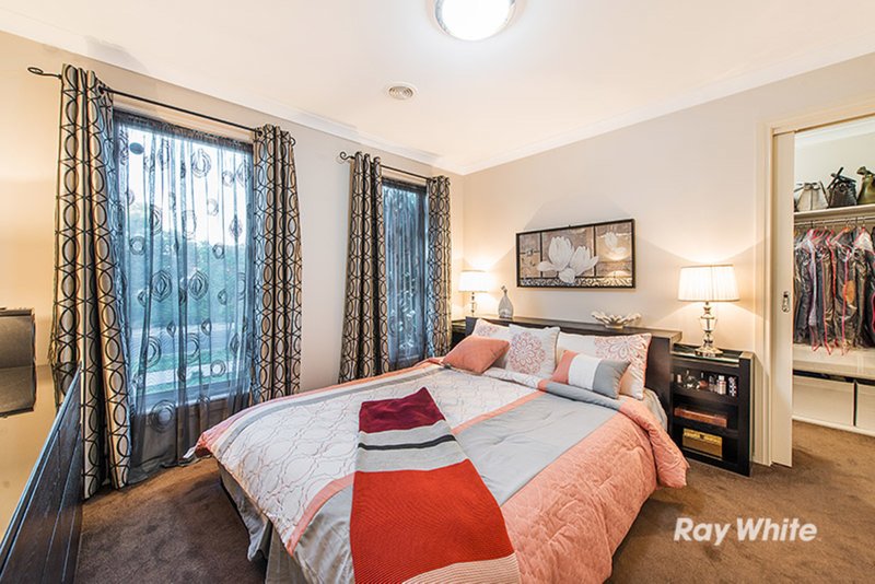 Photo - 20 Mcewan Drive, Cranbourne East VIC 3977 - Image 7