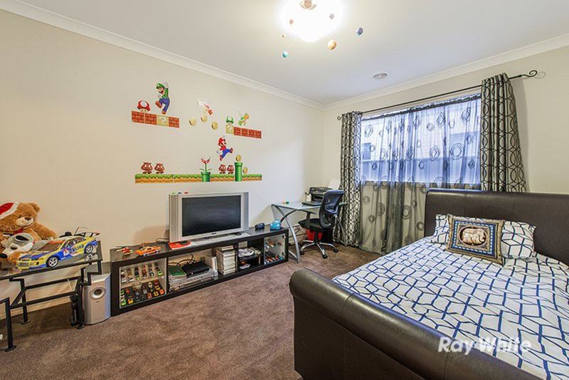 Photo - 20 Mcewan Drive, Cranbourne East VIC 3977 - Image 11