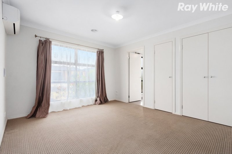 Photo - 20 Melissa Way, Pakenham VIC 3810 - Image 5