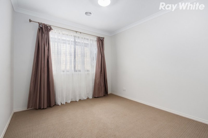 Photo - 20 Melissa Way, Pakenham VIC 3810 - Image 7