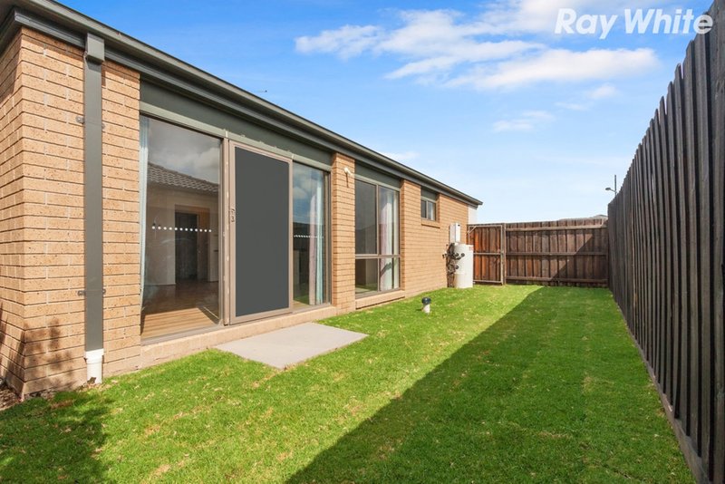 Photo - 20 Melissa Way, Pakenham VIC 3810 - Image 10