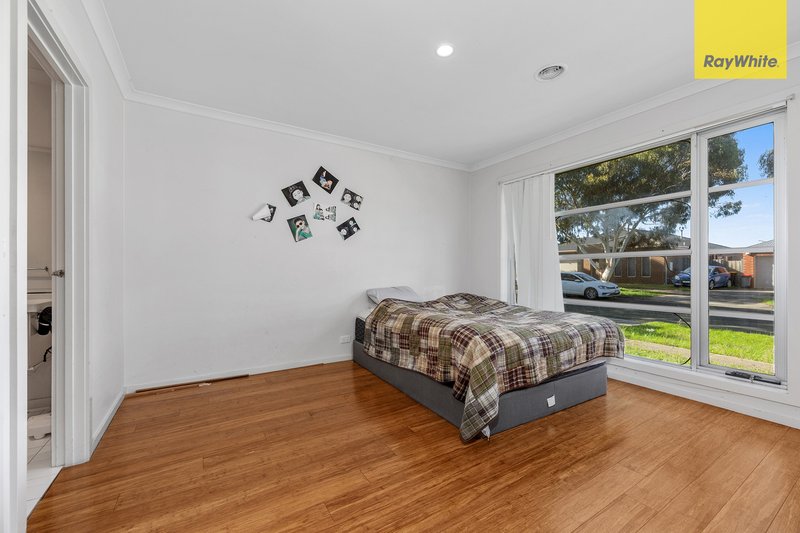 Photo - 20 Menzies Drive, Burnside Heights VIC 3023 - Image 5