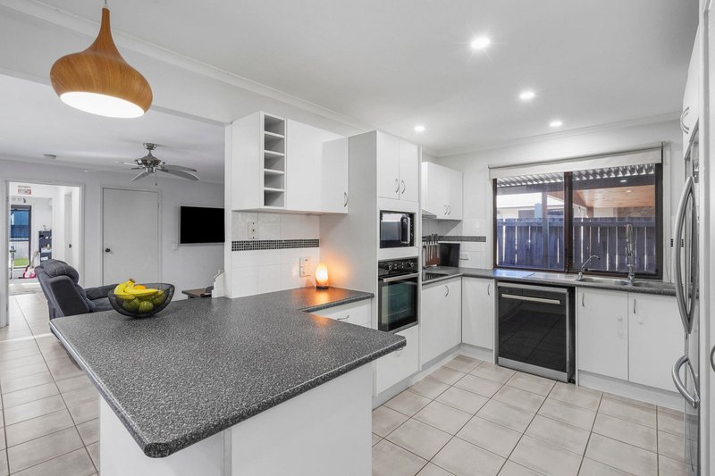 Photo - 20 Merloo Drive, Nerang QLD 4211 - Image 5