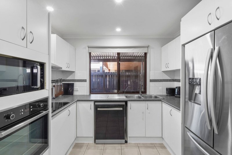 Photo - 20 Merloo Drive, Nerang QLD 4211 - Image 6