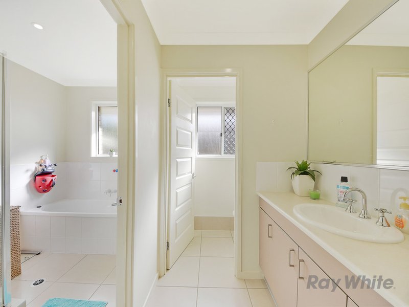 Photo - 20 Miers Crescent, Murrumba Downs QLD 4503 - Image 2