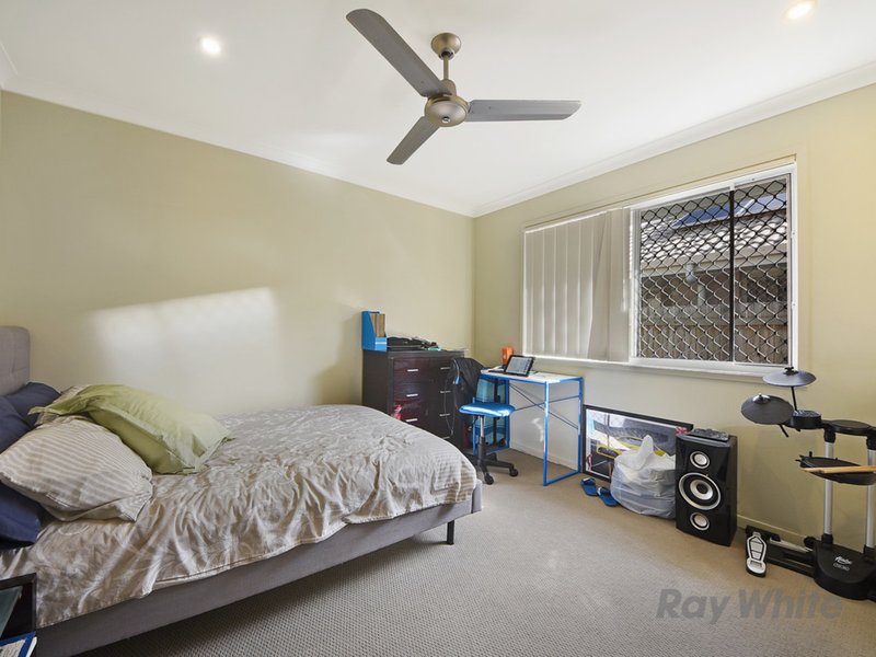 Photo - 20 Miers Crescent, Murrumba Downs QLD 4503 - Image 12