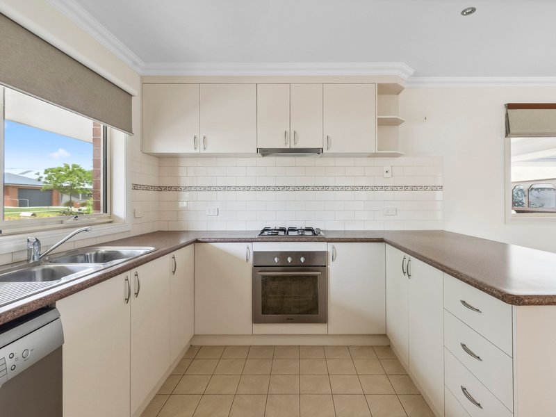 Photo - 20 Milnes Creek Drive, Wangaratta VIC 3677 - Image 2