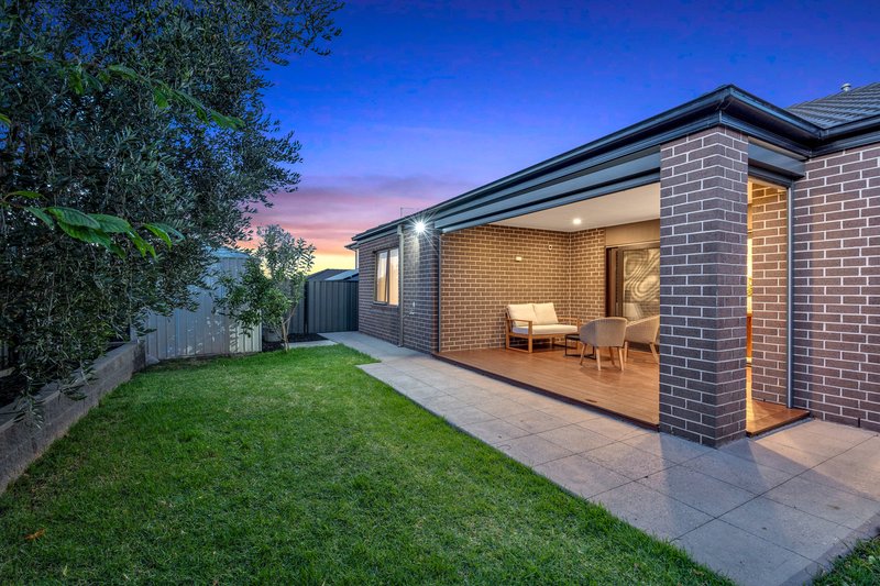 Photo - 20 Milswyn Street, Craigieburn VIC 3064 - Image 17