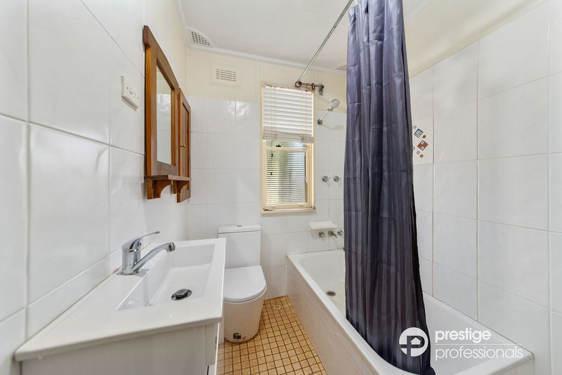 Photo - 20 Mivo Street, Holsworthy NSW 2173 - Image 6