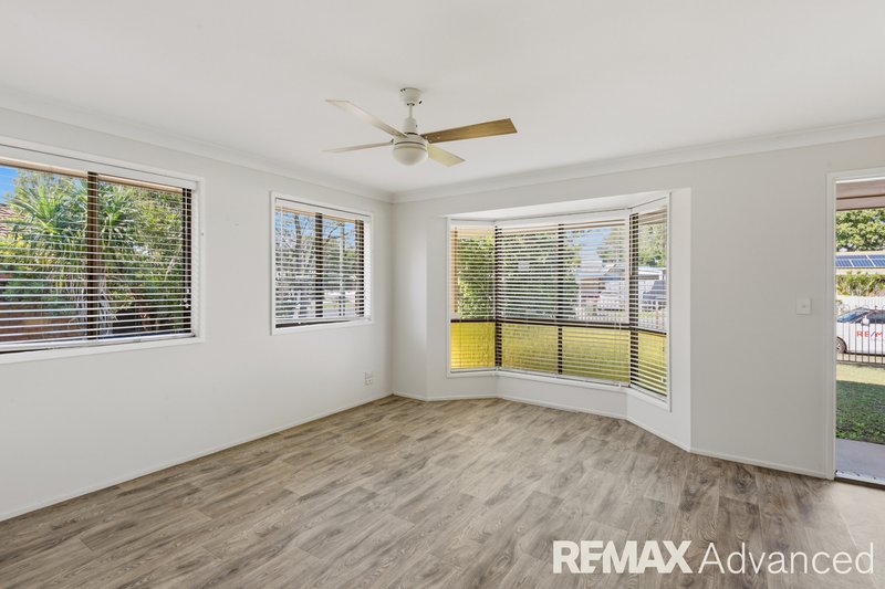 Photo - 20 Moatah Drive, Beachmere QLD 4510 - Image 4