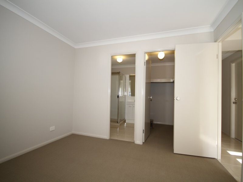 Photo - 20 Moeller Place, Mansfield QLD 4122 - Image 6