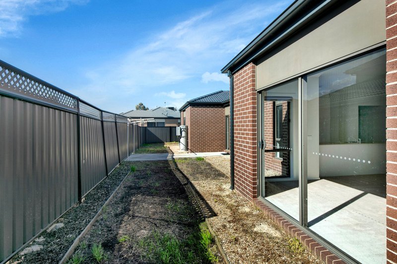 Photo - 20 Montpellier Crescent, Craigieburn VIC 3064 - Image 10